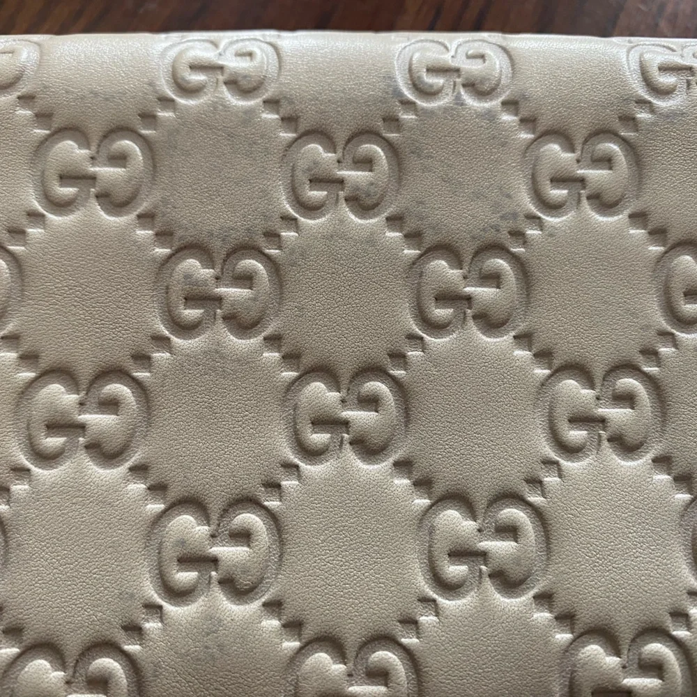 GUCCI wallet. Very gently used - Picture 6 of 9